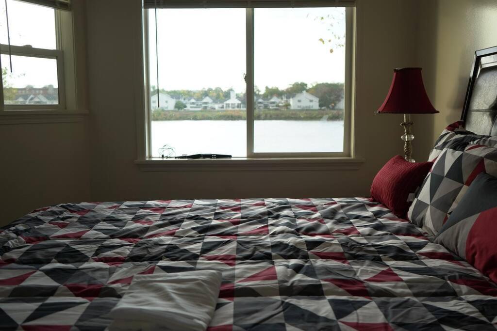 Queen Bed Beautiful Sunset W River View Fast Wifi Daire Troy Dış mekan fotoğraf